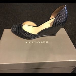 Ann Taylor navy wedges